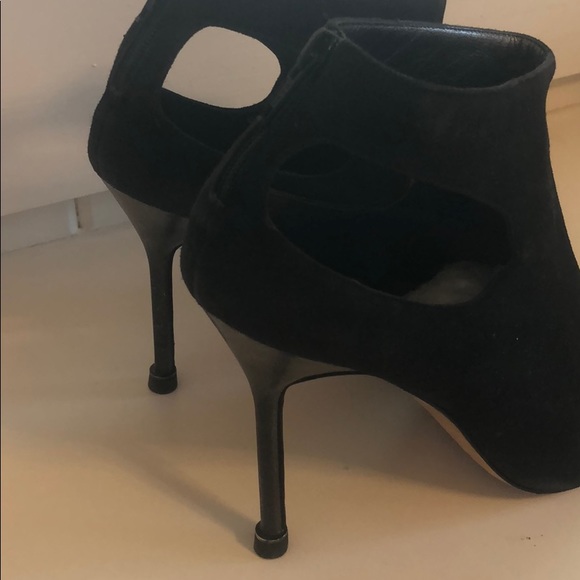 Manolo Blahnik Open Toe Suede Bootie. Sz 39. - Picture 2 of 6